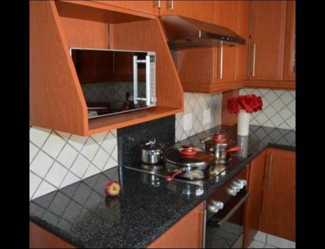 2 BEDROOM TOWNHOUSE FOR SALE IN EDLEEN